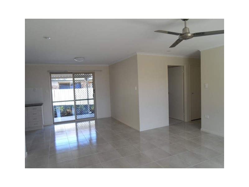 1/48 Honeysuckle, Kawungan QLD 4655