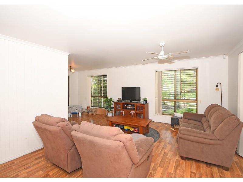 11 Granada Court, Point Vernon QLD 4655