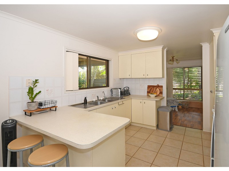 11 Granada Court, Point Vernon QLD 4655