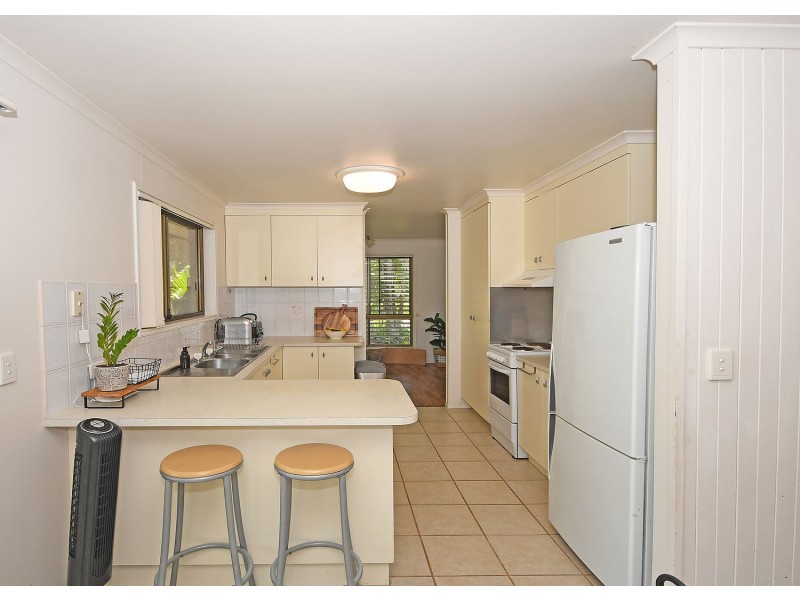 11 Granada Court, Point Vernon QLD 4655