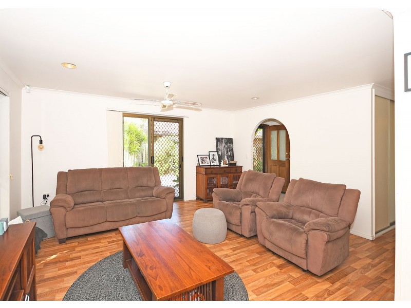 11 Granada Court, Point Vernon QLD 4655
