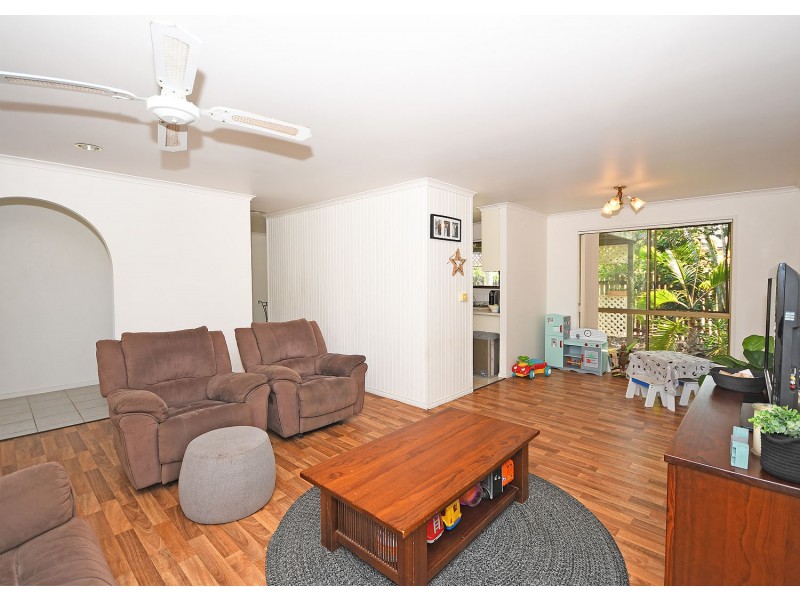 11 Granada Court, Point Vernon QLD 4655