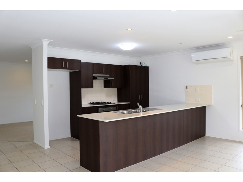 17 Santa Maria, Eli Waters QLD 4655