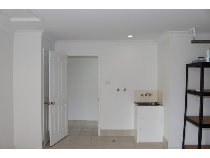 17 Santa Maria, Eli Waters QLD 4655