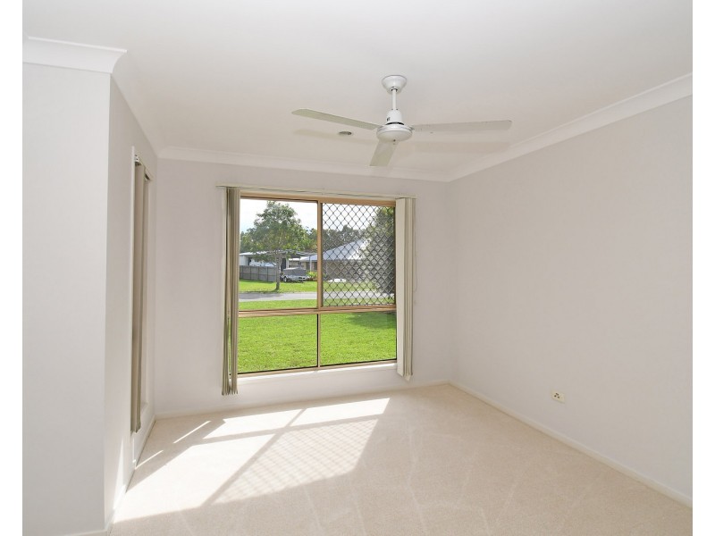 4 Aqua Court, Toogoom QLD 4655