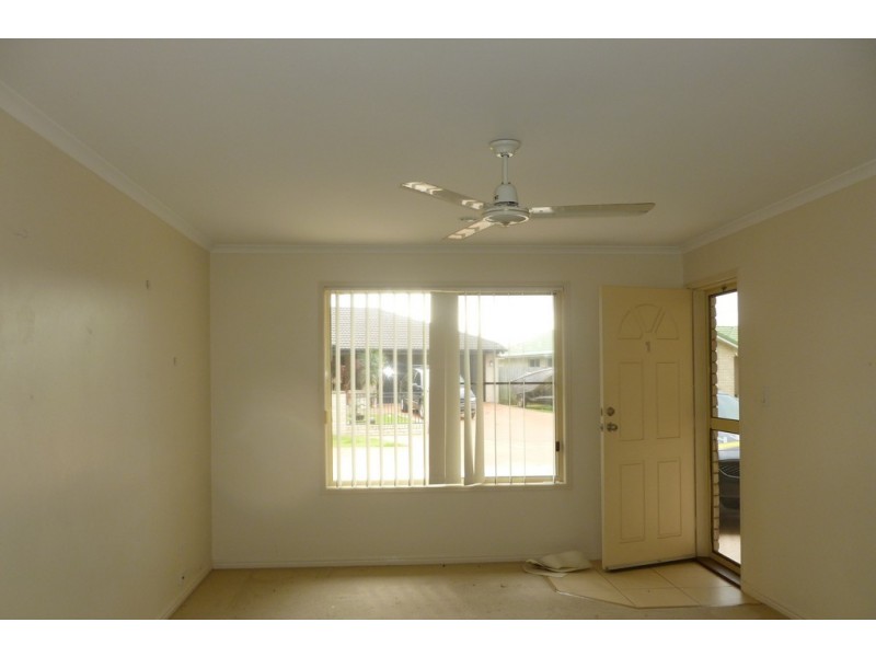 1/40 Wide Bay Drive, Eli Waters QLD 4655