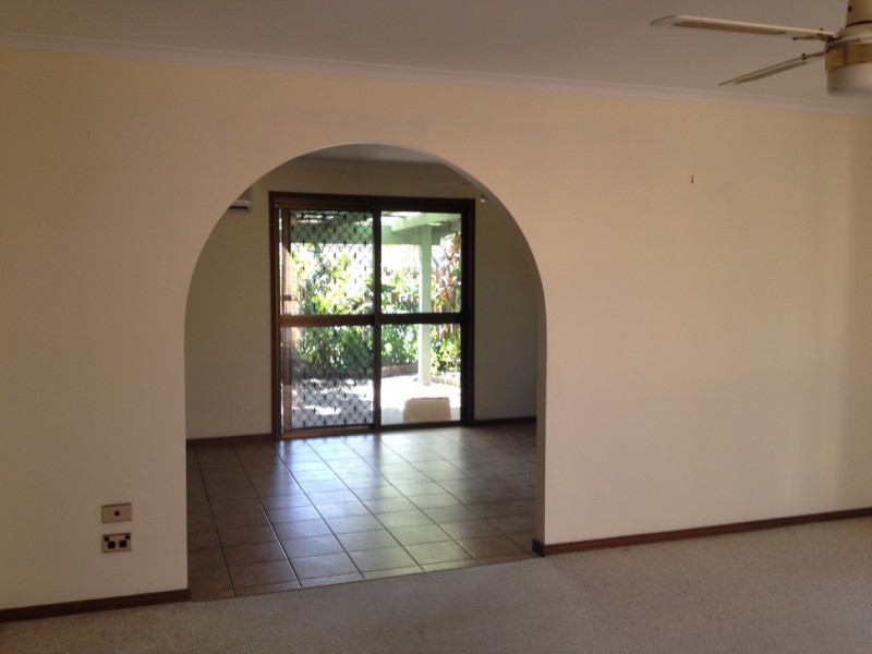 53 South Street, Urangan QLD 4655