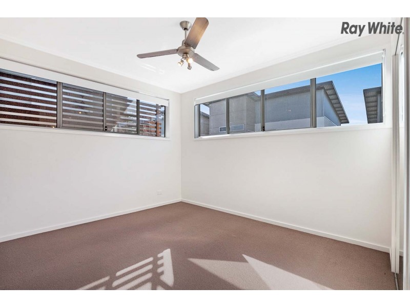 17/80 Moolyyir Street, Urangan QLD 4655