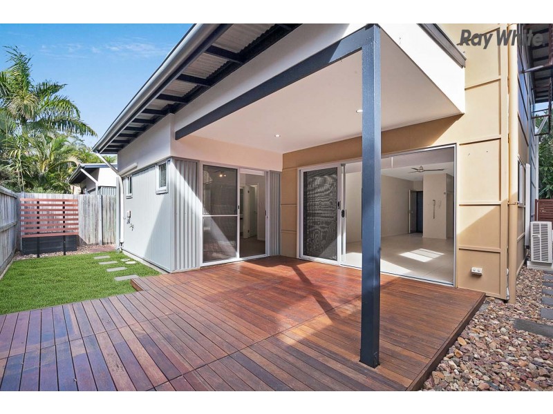 17/80 Moolyyir Street, Urangan QLD 4655