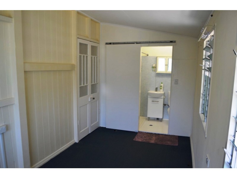 231 Cypress Street, Urangan QLD 4655
