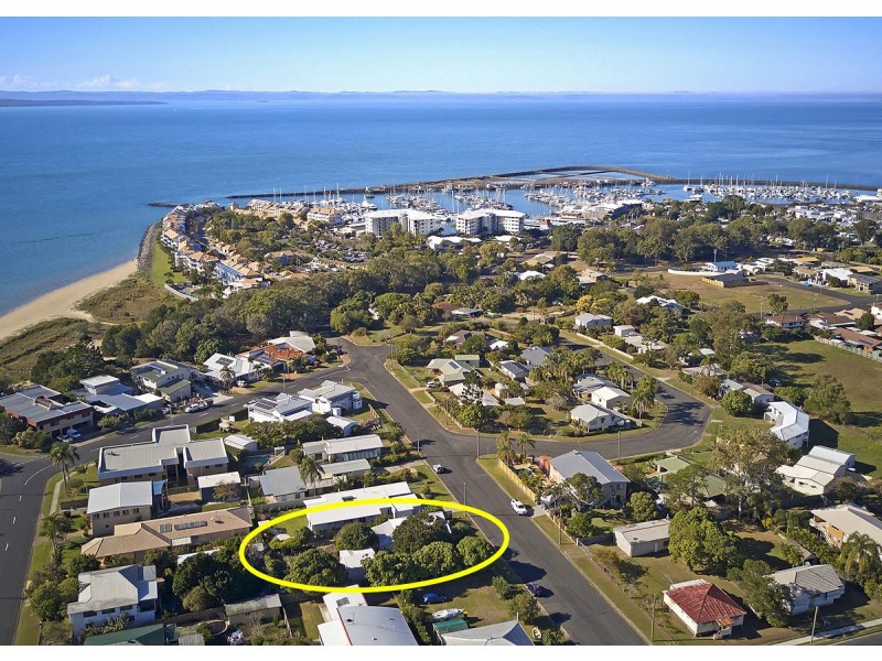 6 Edwin Street, Urangan QLD 4655