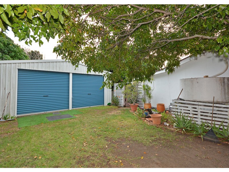 6 Edwin Street, Urangan QLD 4655