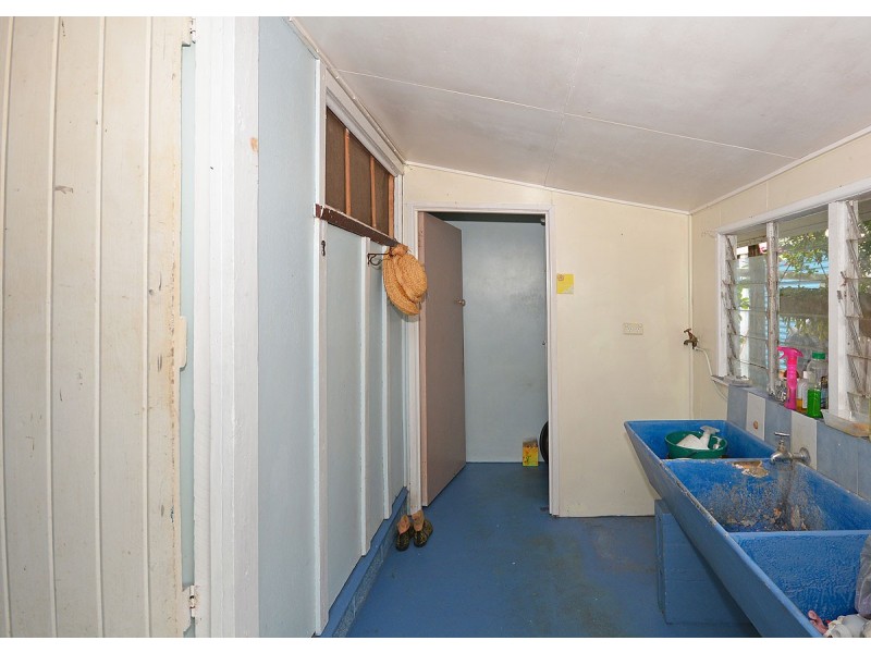 6 Edwin Street, Urangan QLD 4655