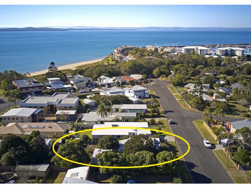 6 Edwin Street, Urangan QLD 4655