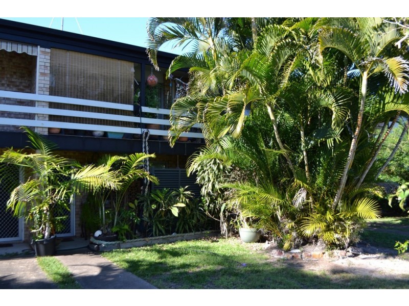 2/1 King Street, Urangan QLD 4655