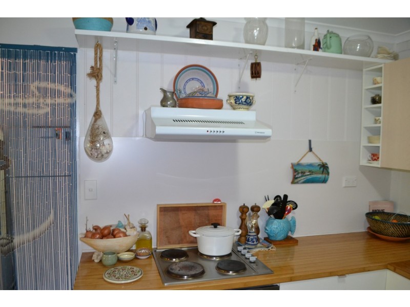 2/1 King Street, Urangan QLD 4655