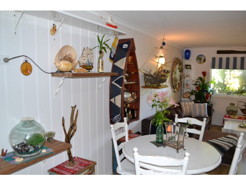 2/1 King Street, Urangan QLD 4655