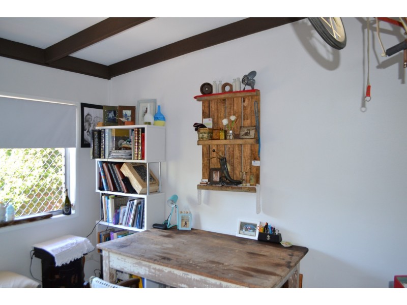 2/1 King Street, Urangan QLD 4655