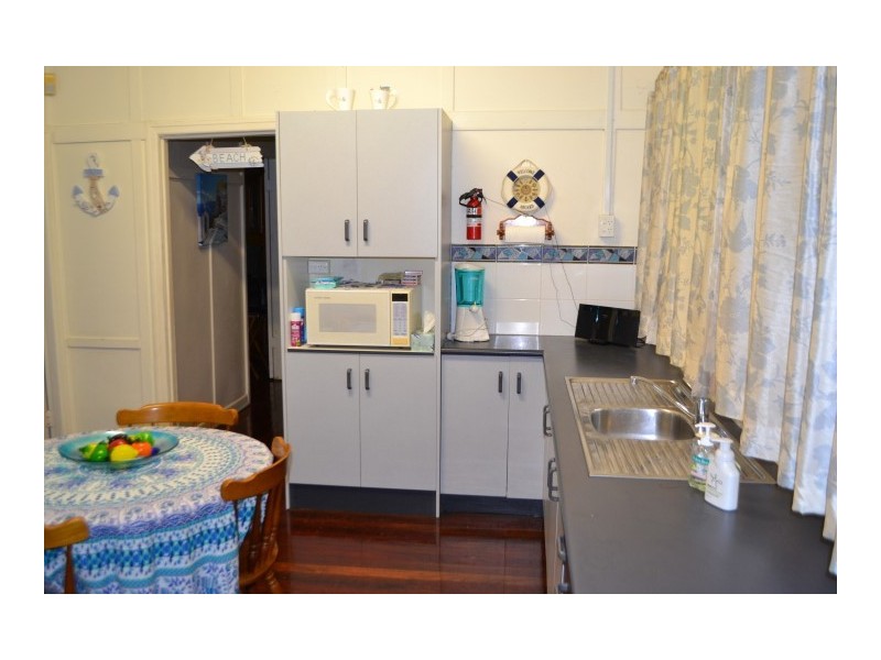 3 Pulgul Street, Urangan QLD 4655