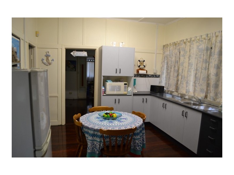 3 Pulgul Street, Urangan QLD 4655