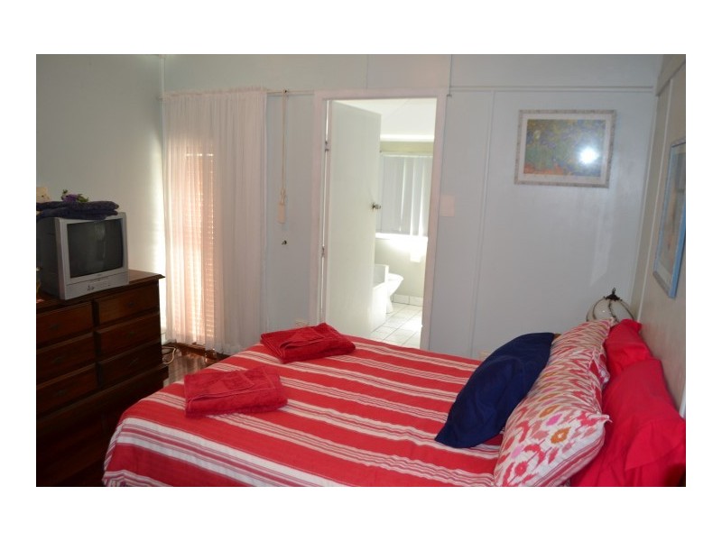 3 Pulgul Street, Urangan QLD 4655