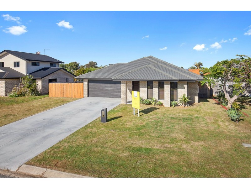 8 Wyuna Court, Urangan QLD 4655
