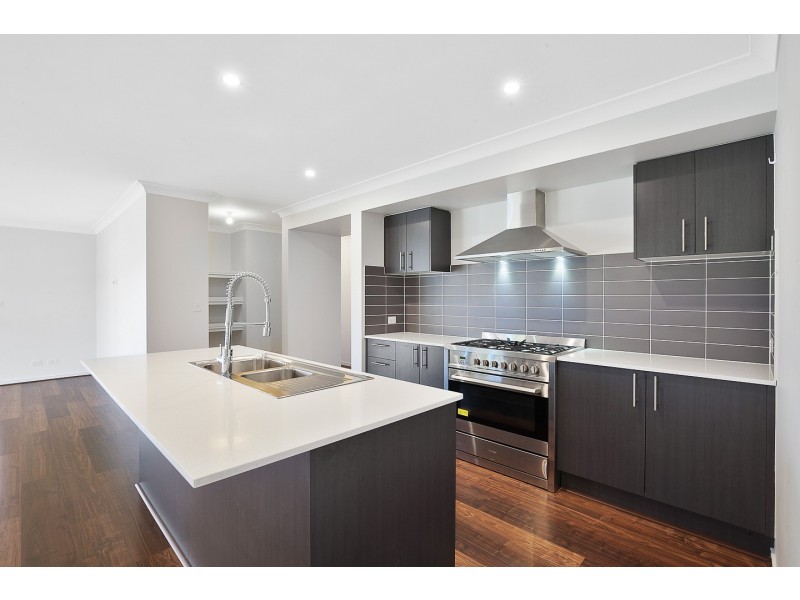 8 Wyuna Court, Urangan QLD 4655