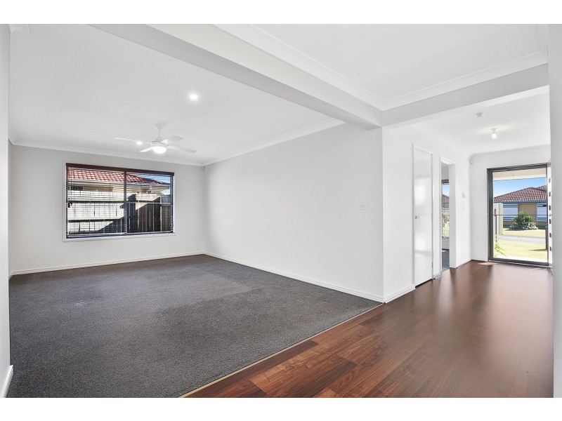 8 Wyuna Court, Urangan QLD 4655