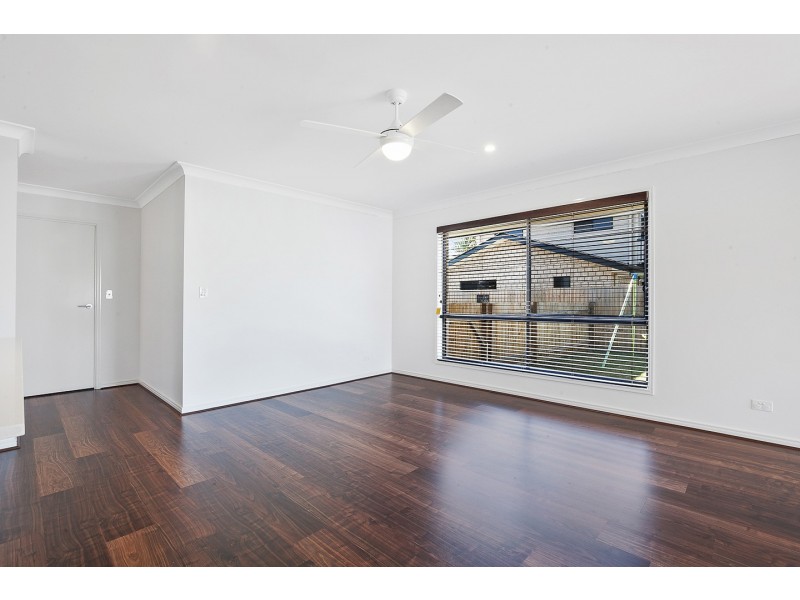 8 Wyuna Court, Urangan QLD 4655