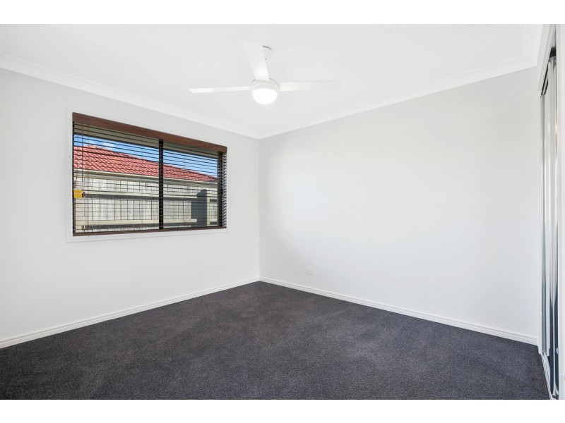 8 Wyuna Court, Urangan QLD 4655