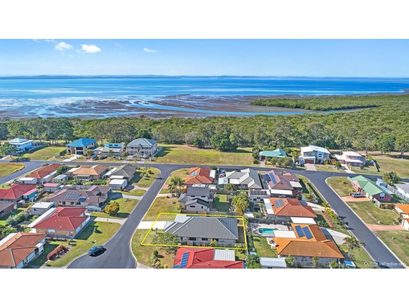 8 Wyuna Court, Urangan QLD 4655