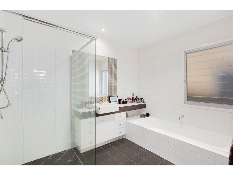 53/80 Moolyyir Street, Urangan QLD 4655