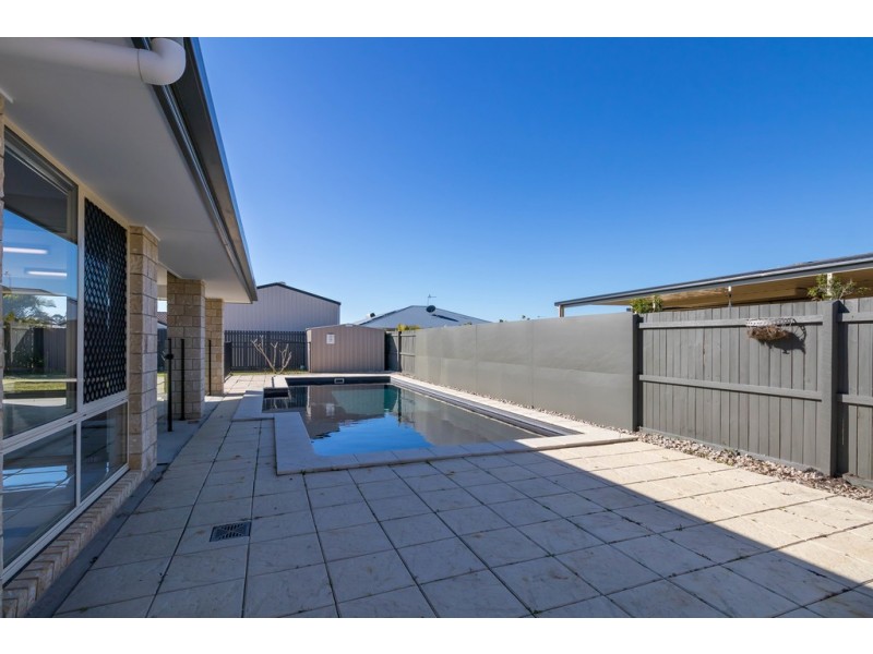 9 Lakeridge Drive, Dundowran QLD 4655