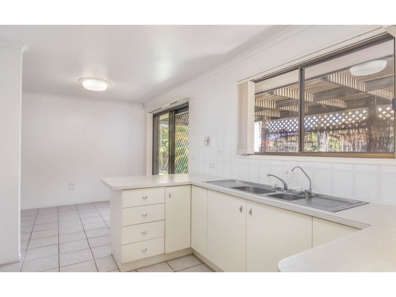 11 Granada Court, Point Vernon QLD 4655