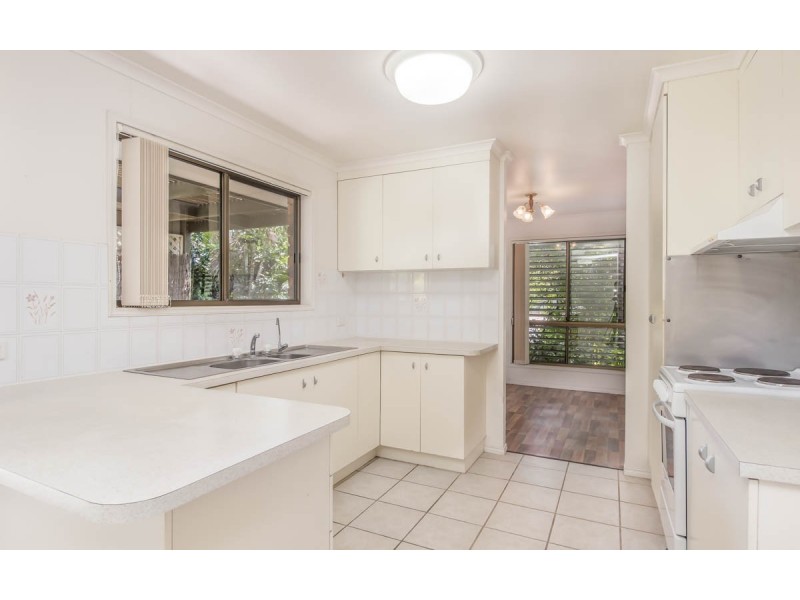 11 Granada Court, Point Vernon QLD 4655