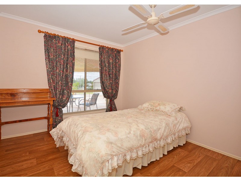 8 Moys Road, Booral QLD 4655