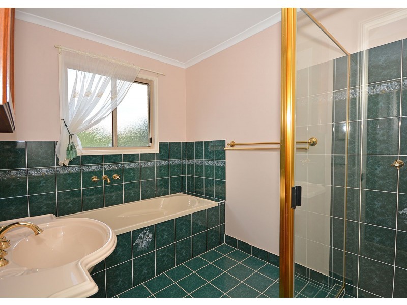 8 Moys Road, Booral QLD 4655