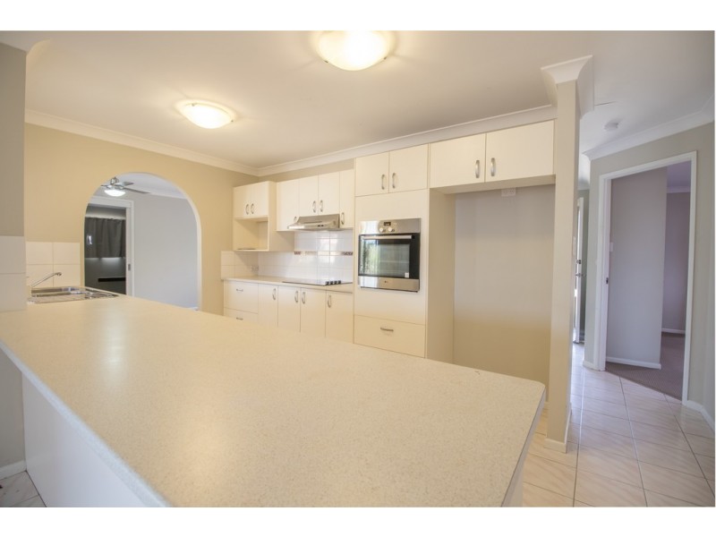 27 Jacobsen Outlook, Kawungan QLD 4655