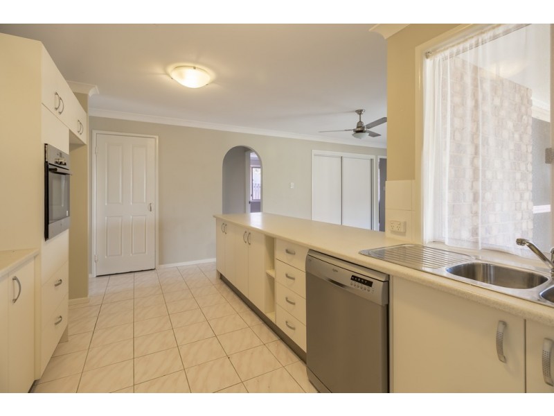 27 Jacobsen Outlook, Kawungan QLD 4655