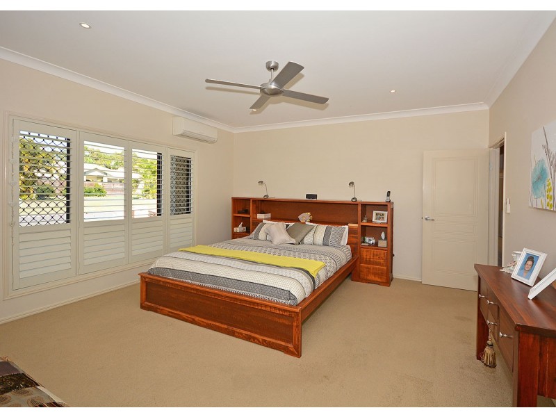 16 Amstal Avenue, Wondunna QLD 4655