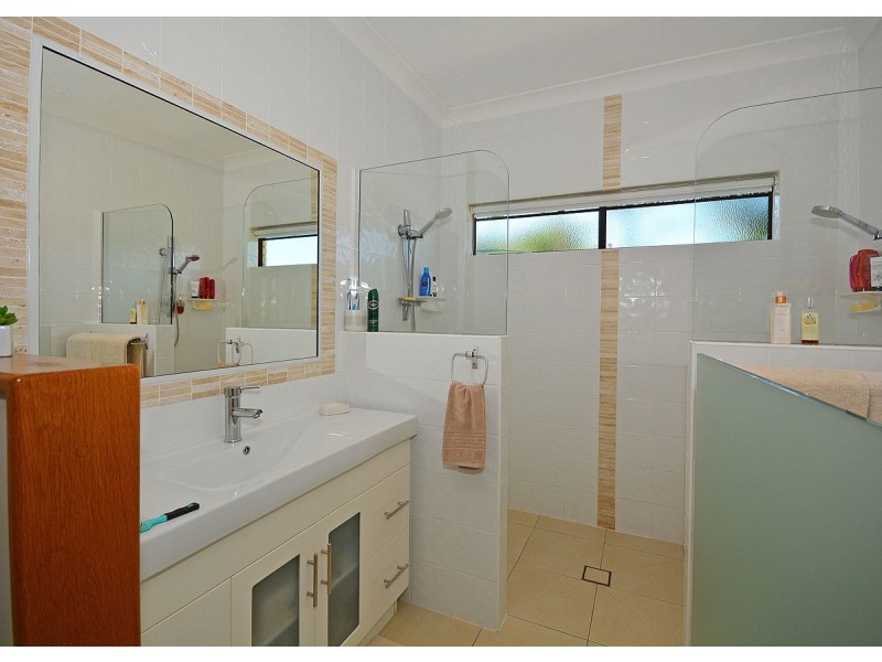 16 Amstal Avenue, Wondunna QLD 4655