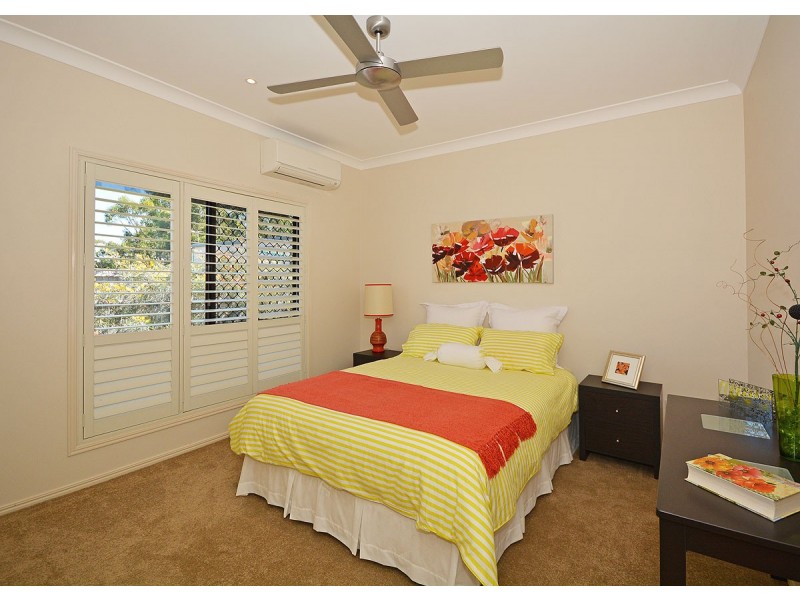 16 Amstal Avenue, Wondunna QLD 4655