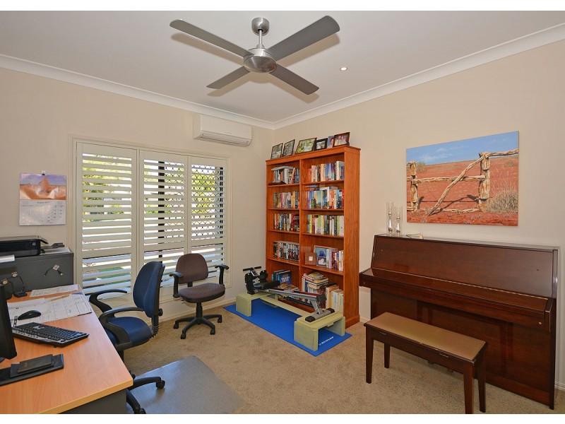 16 Amstal Avenue, Wondunna QLD 4655