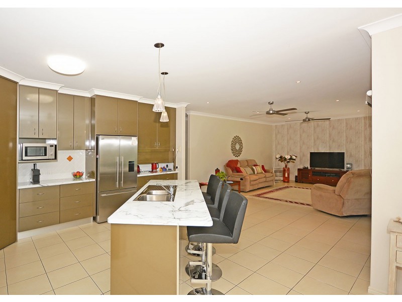 16 Amstal Avenue, Wondunna QLD 4655