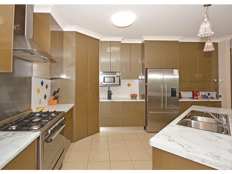 16 Amstal Avenue, Wondunna QLD 4655