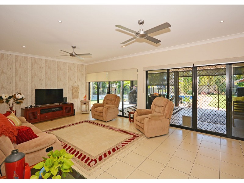 16 Amstal Avenue, Wondunna QLD 4655
