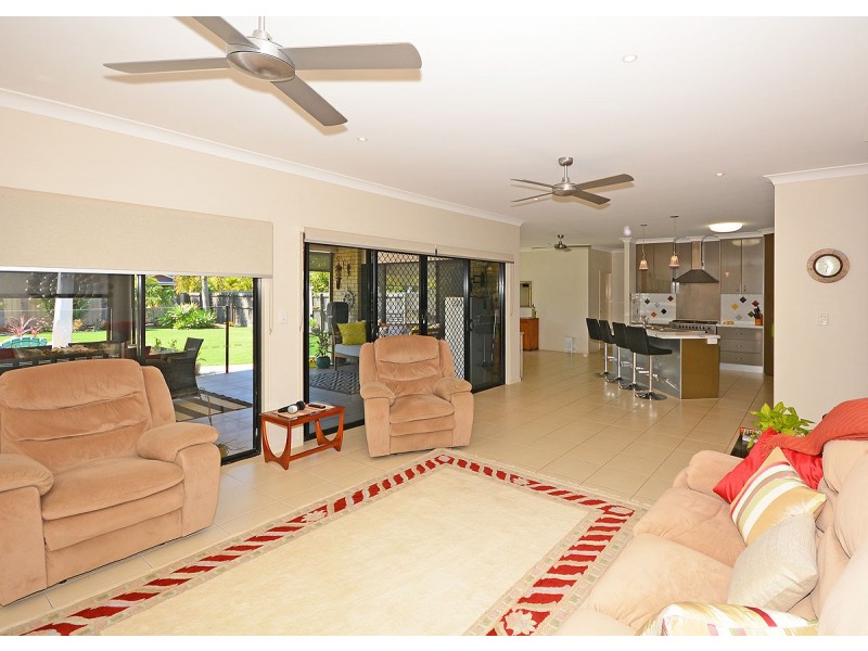 16 Amstal Avenue, Wondunna QLD 4655