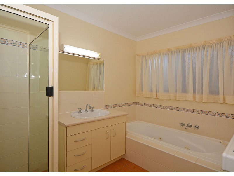 12 Rathdowne Court, Urraween QLD 4655