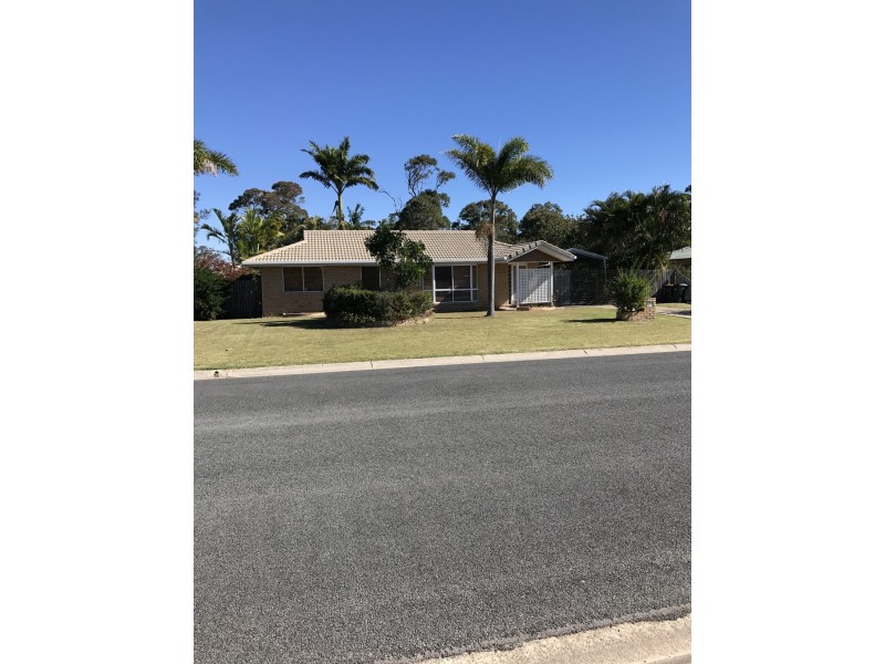 73 Ladbroke Crescent, Urangan QLD 4655
