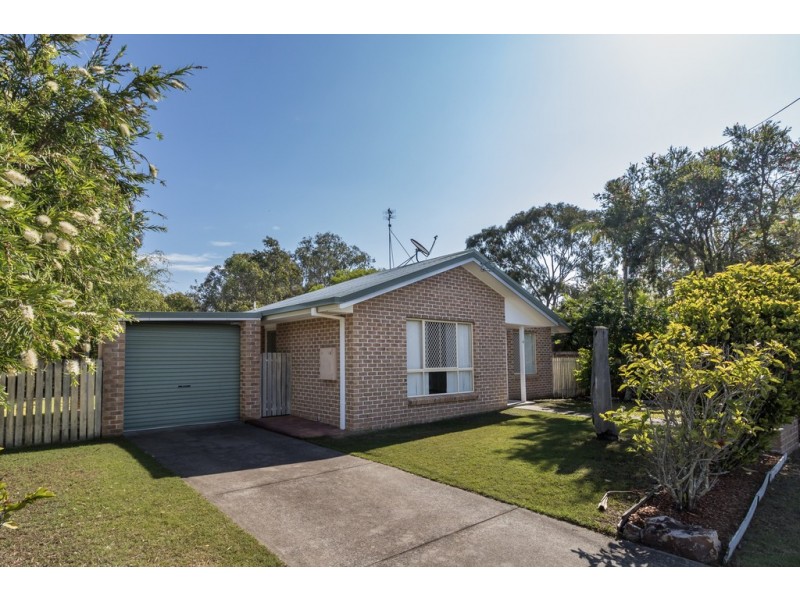 4 Whittaker Close, Urangan QLD 4655